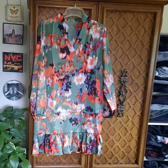 Split Neck Long Sleeve Floral Tie-Waist Ruffle Hem Dress NWT - Holiday, Size S - Picture 9 of 16